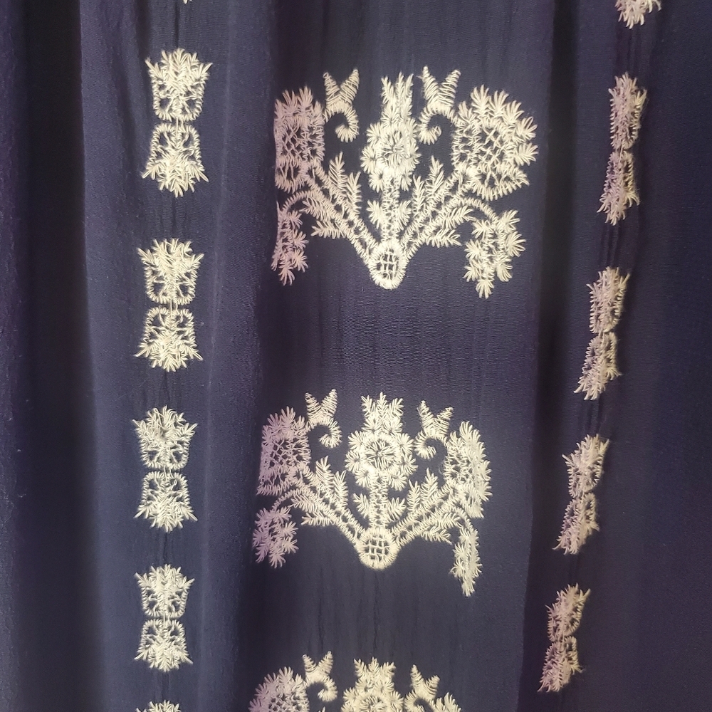 Loft, Size L, Navy off the shoulder,  Raton S/Sl dress, white front embroidery - Picture 7 of 8